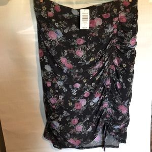 Torrid floral bodycon skirt with sinch plus size 4
